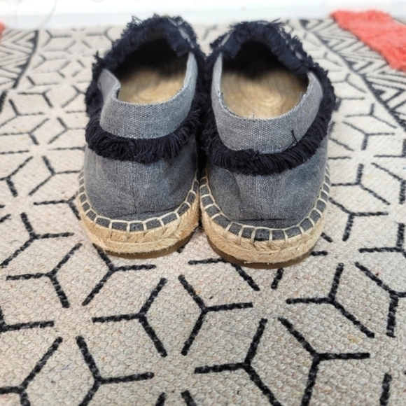 JOIE VIVIENNE FRINGE CHAMBRAY ESPADRILLE FLATS, SZ 10/ 40 EUR - Picture 5 of 13